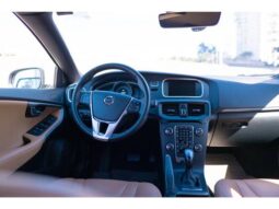 
										VOLVO V40 2.0 T4 KINETIC GASOLINA 4P AUTOMÁTICO cheio									