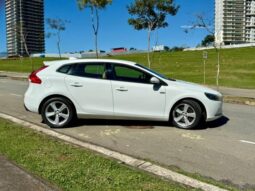 VOLVO V40 2.0 T4 KINETIC GASOLINA 4P AUTOMÁTICO