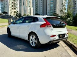 
										VOLVO V40 2.0 T4 KINETIC GASOLINA 4P AUTOMÁTICO cheio									