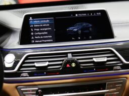 
										BMW 745Le 3.0 TWINPOWER HÍBRIDO M SPORT AUTOMÁTICO cheio									