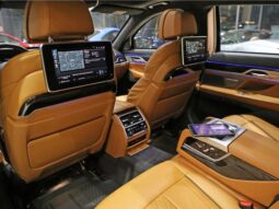 
										BMW 745Le 3.0 TWINPOWER HÍBRIDO M SPORT AUTOMÁTICO cheio									