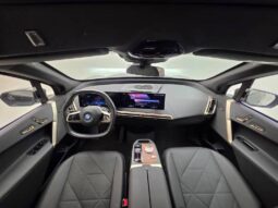 
										BMW iX ELÉTRICO XDRIVE40 cheio									