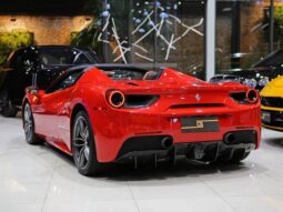 
										FERRARI 488 SPIDER 3.9 V8 TURBO GASOLINA F1-DCT cheio									