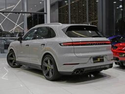 
										PORSCHE CAYENNE 3.0 V6 E-HYBRID AWD TIPTRONIC S cheio									